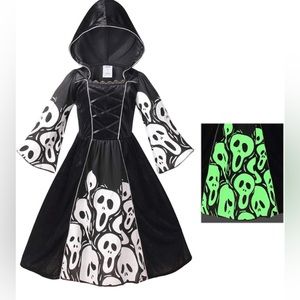 Size 8-10 Halloween costume for girl. Never worn but washed